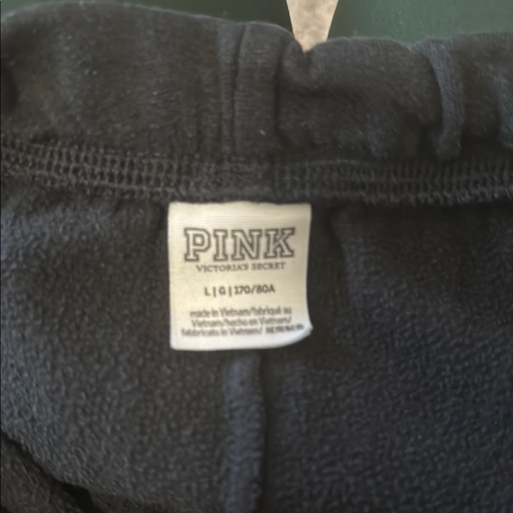 PINK Victoria's Secret Athletic Shorts Black Performance Fit - Picture 3 of 3